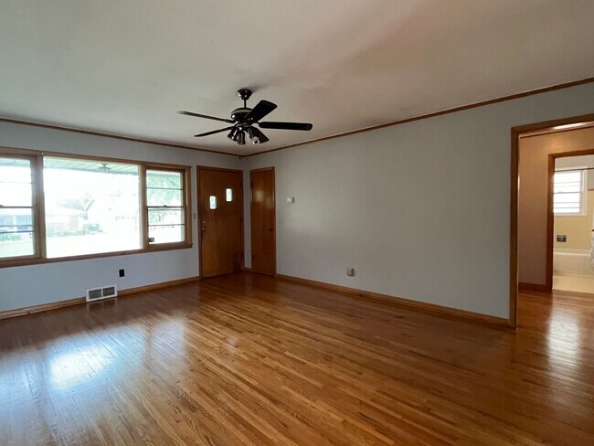 Foto del edificio - Three Bedroom Tulsa, 1 Bath