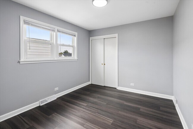 Foto del edificio - 6122 W Leland Ave