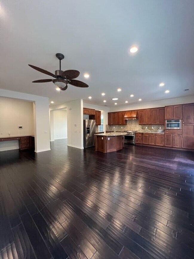 Foto del edificio - Spacious Single Story Home in Columbus Square