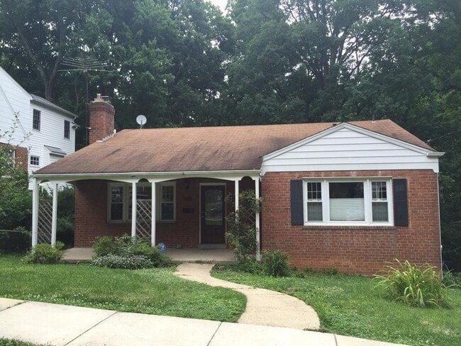 Photo - Absolutely Gorgeous Rambler in Great Location! House