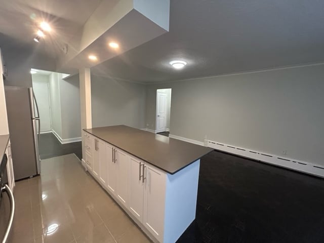 Building Photo - Shoreline Lakeview 1 Bedroom Unit Beautifu...