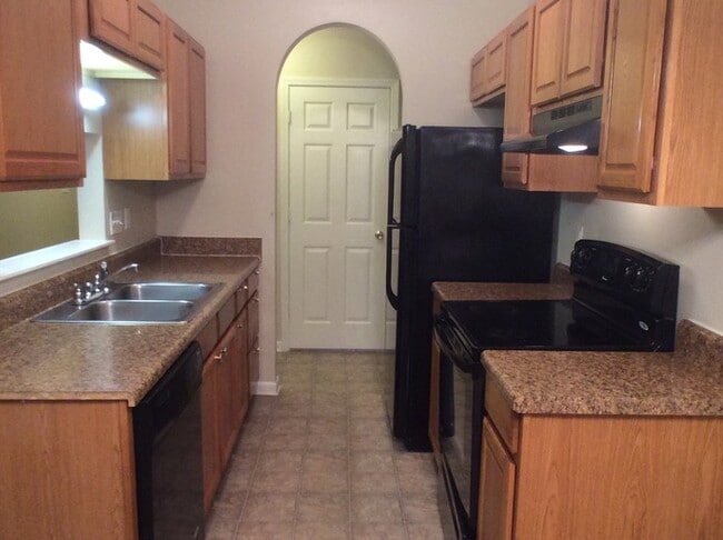 Building Photo - 4710 Biesterfield Dr