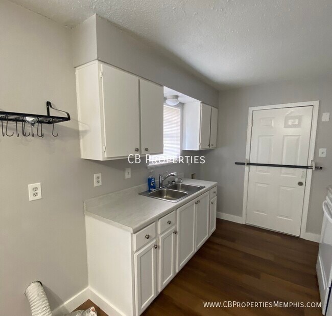 Foto del edificio - HALF OFF ONE MONTH RENT