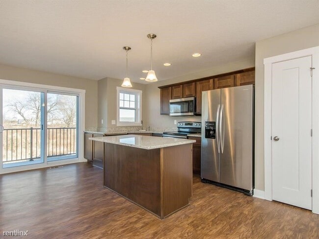 Building Photo - 2 br, 2.5 bath Townhome - Trestle Crossing...