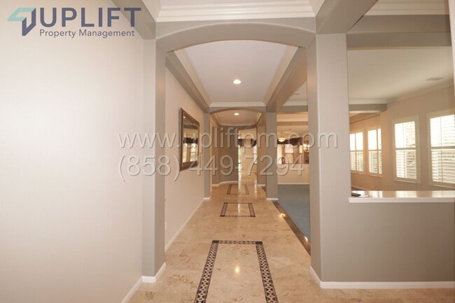 Building Photo - 4 bed 2.5 Bath On A Cula-De-Sac