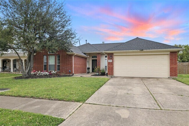 Building Photo - 16439 Sunlamp Ct
