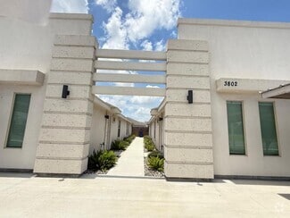 Building Photo - 3802 Bella Costa Dr