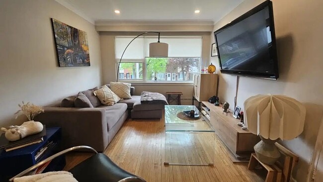 Building Photo - 114 Nairn Av