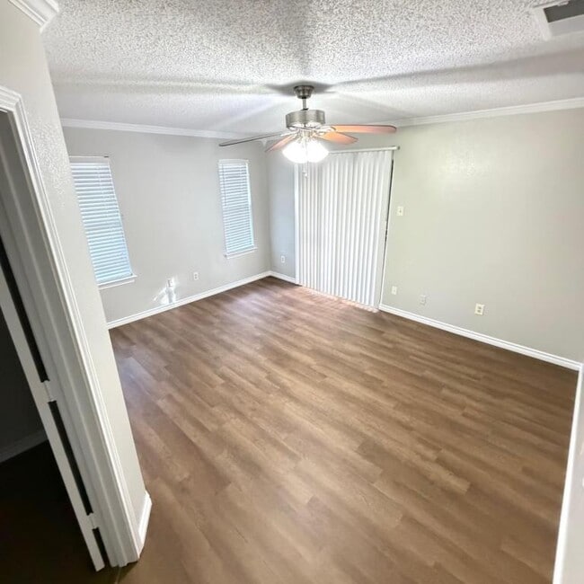 Building Photo - 5304 Waterford Dr