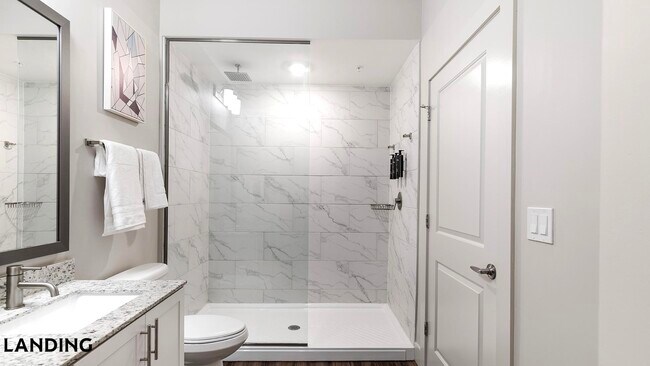 Foto del edificio - 5885 Lakehurst Dr