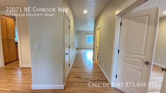 Foto del edificio - 22071 NE Chinook Way
