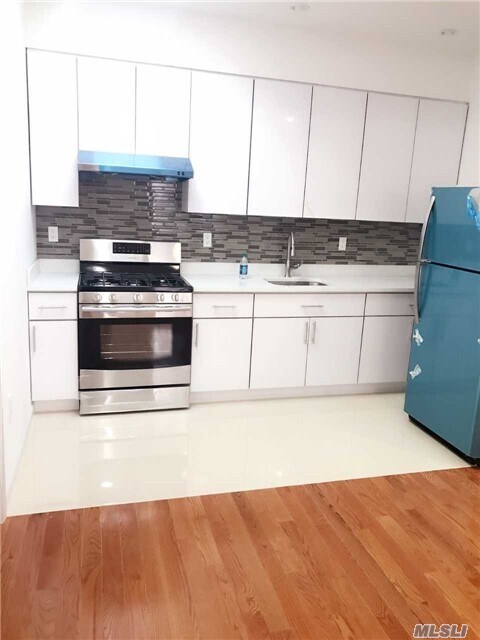 Foto del edificio - 148-26-148-58 58th Ave