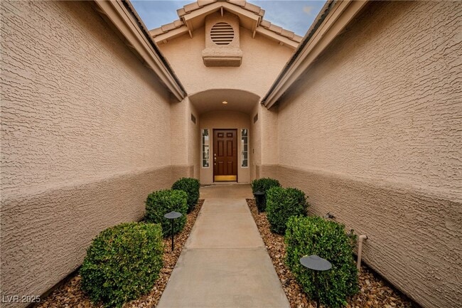 Building Photo - 921 San Bruno Ave