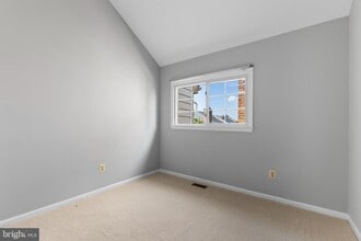 Building Photo - 5142 Woodford Dr