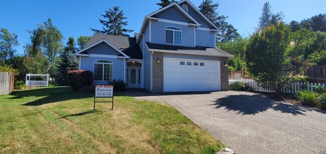 Foto del edificio - Large 4 Bedroom Home in West Salem
