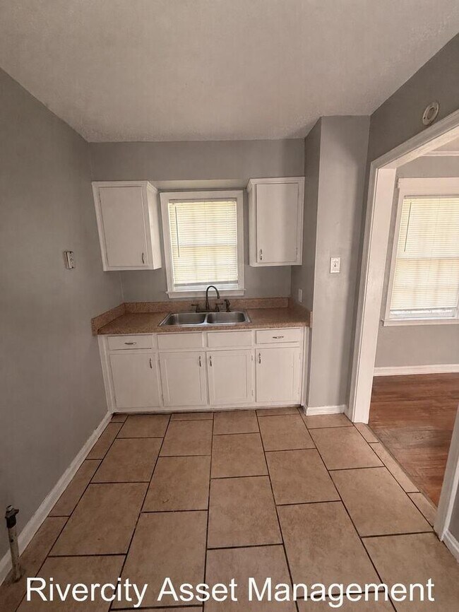 Building Photo - Located in Sherwood Forest Area, A Must See!!! Section 8 Welcomed!!!!