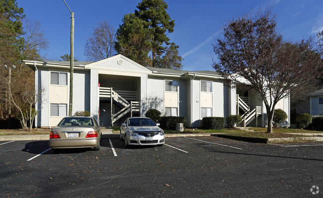 Foto del edificio - Walnut Woods Apartments