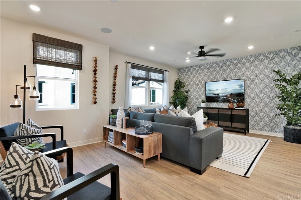 Foto principal - 9853-9811 11th St
