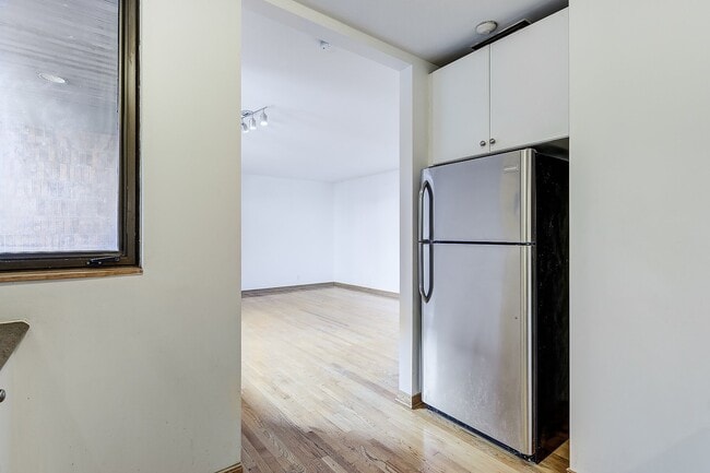 Photo du bâtiment - 1500 Pine Ave W