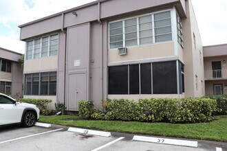 Building Photo - 801 Flanders Dr