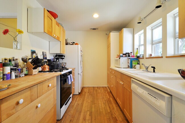 Building Photo - 3214 Larry Lane