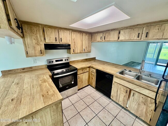 Building Photo - 420 Catamaran Dr