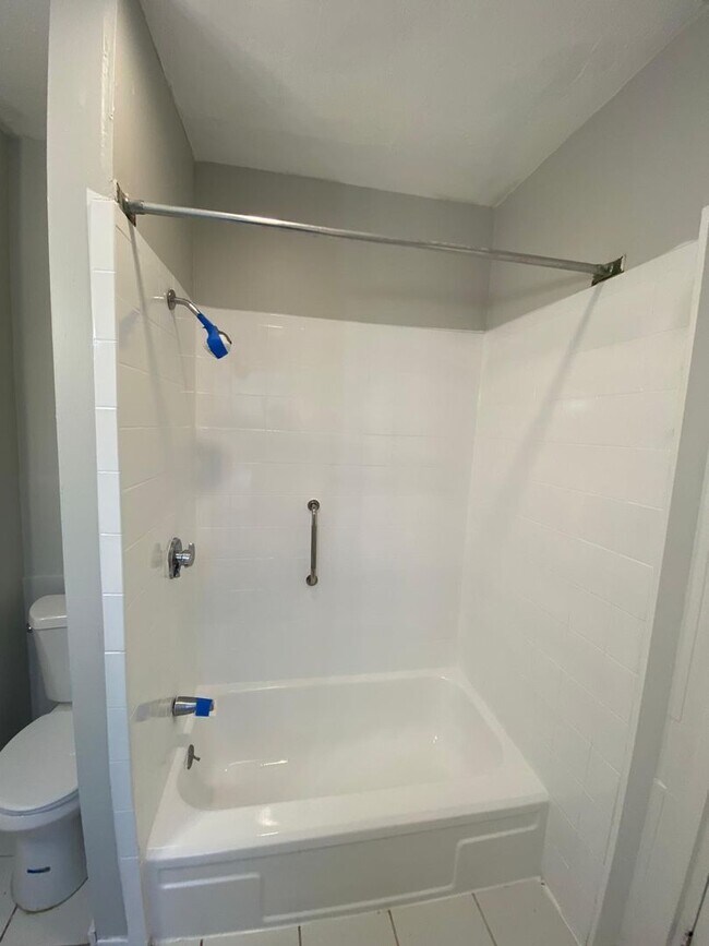 Building Photo - 77 Bailey St