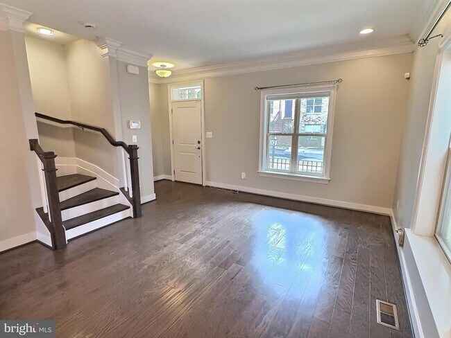 Foto del edificio - 2179 Half Moon Pl NE