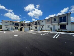 Building Photo - 199 Redland Rd