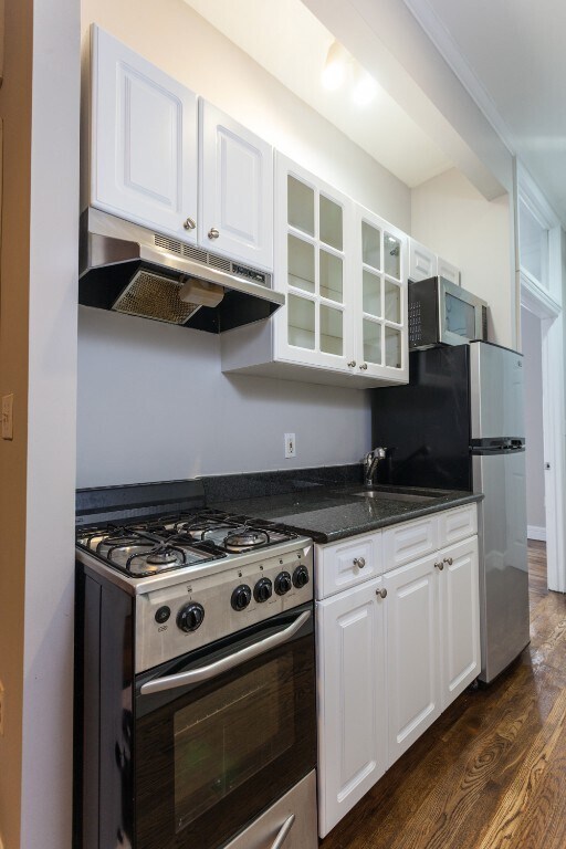 Foto del edificio - 336 E 18th St