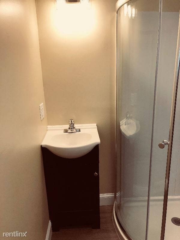 Building Photo - 2 br, 1 bath Apartment - 11 Summer st