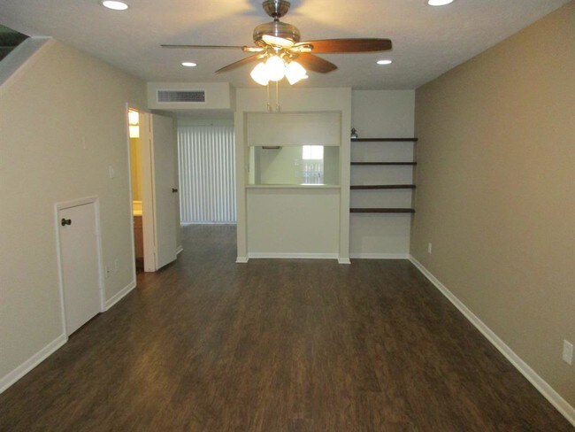 Foto del edificio - 3919 Fairmont Pkwy