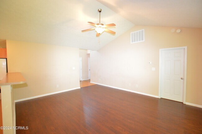 Building Photo - 102 Chinkapin Ct