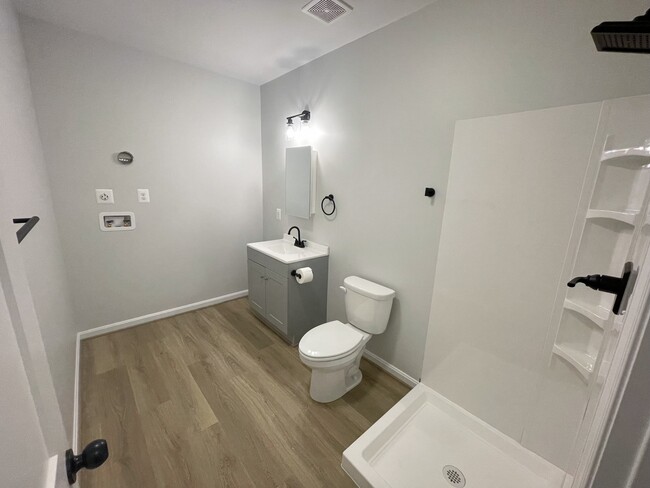 Foto del edificio - 17476 Piney Point Rd