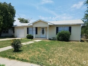 Building Photo - 1405 Sycamore St