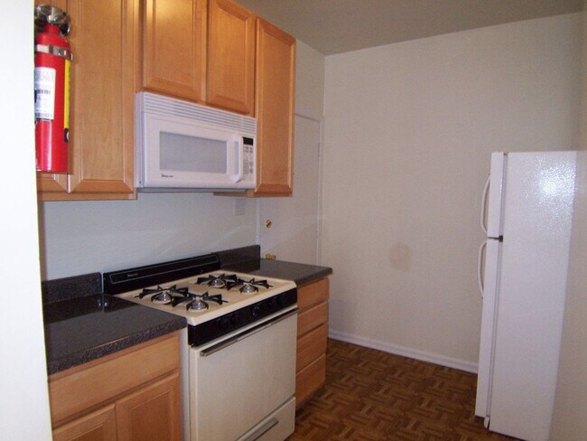 Building Photo - 4641 N Kedzie Ave