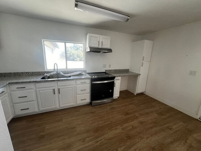 Building Photo - Updated 2 Bedroom Home with Finished 2-Car Garage – Easy Highway Access | 29 Palms (Wonder Valley)