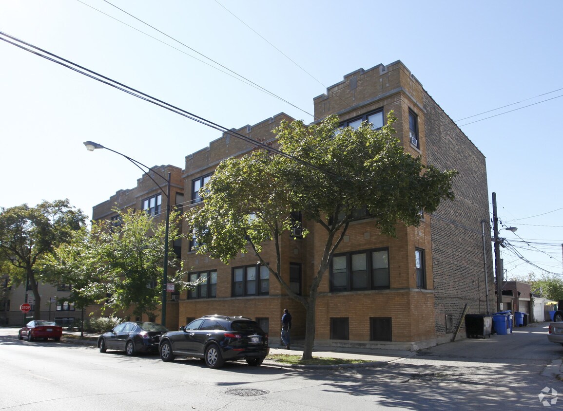 Foto del edificio - 1200 W Newport Ave