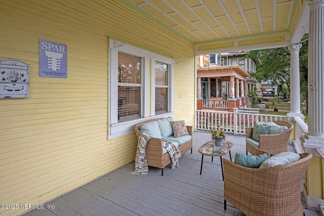 Building Photo - 343 7th St W