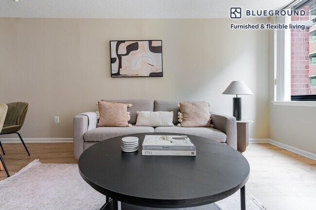 Foto del edificio - 1401 N Taft St