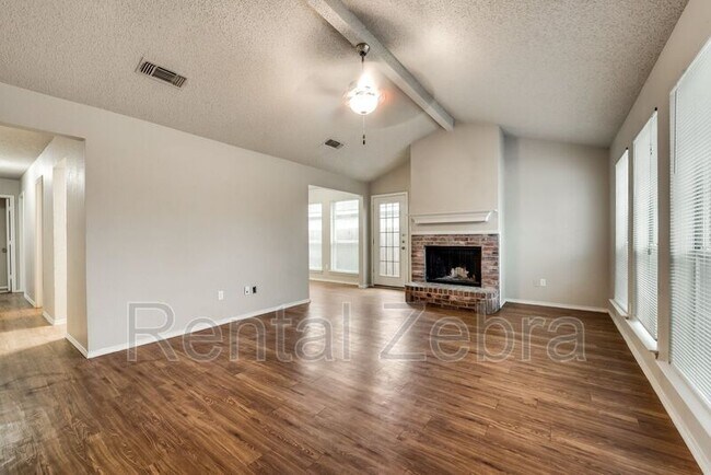 Building Photo - 2500 Stagecoach St