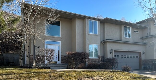 Building Photo - 8333 S Valiant Dr