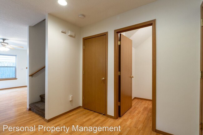 Building Photo - 3 br, 2.5 bath House - 8106 NE 36th Ct