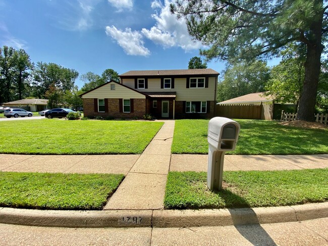 Building Photo - Welcome to this charming home in Virginia ...