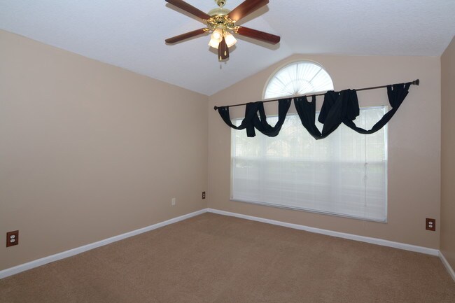 Building Photo - Rental Property in Mission Park