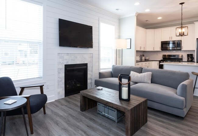 Photo - 400 27th St House