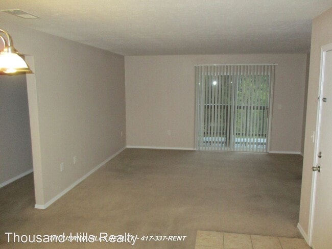 Building Photo - 3 br, 2 bath House - 2919 Vinyards Parkway #5