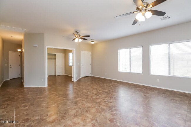 Building Photo - 1737 W Stephanie Ln