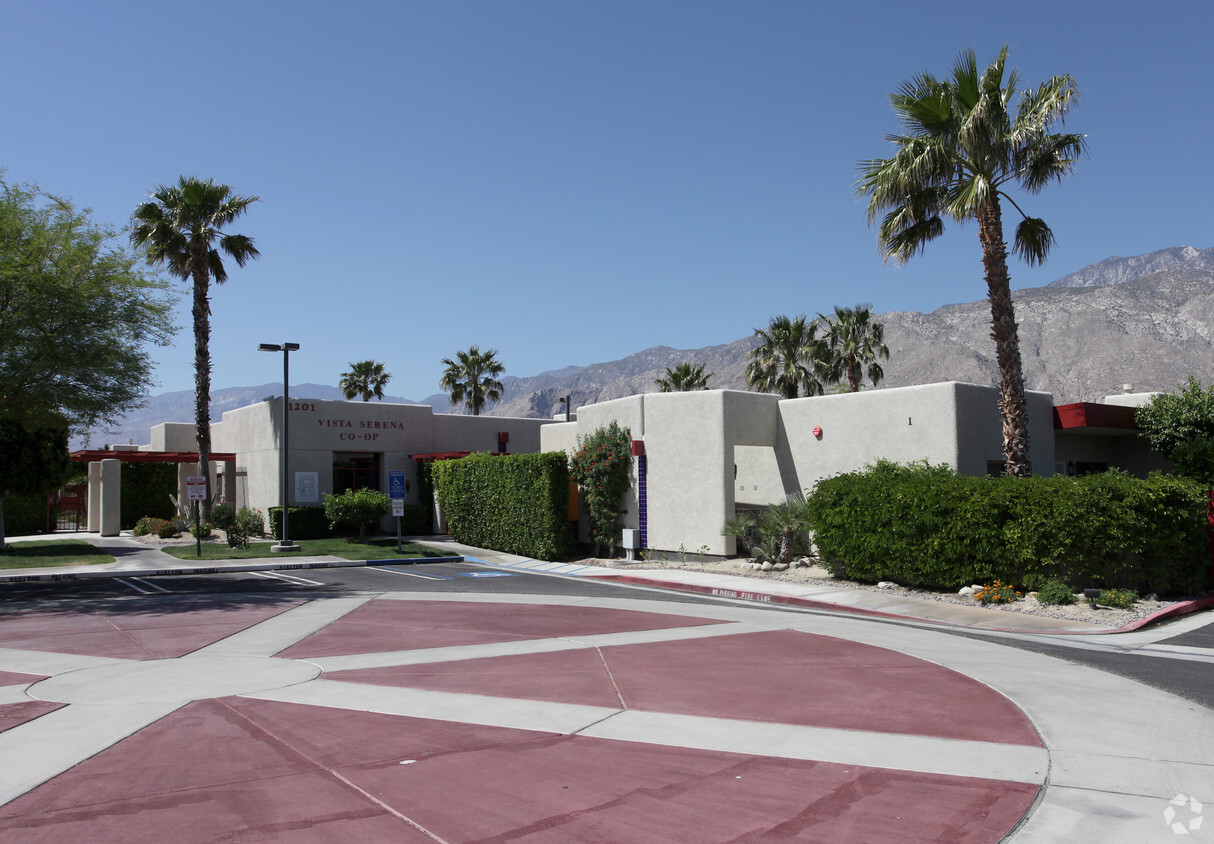 Las Serenas Apartments - Palm Desert, CA 92260