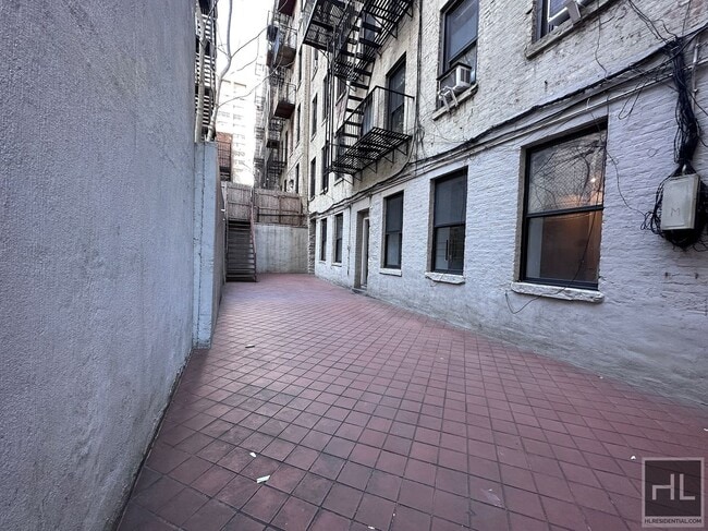 Building Photo - E 18TH ST.